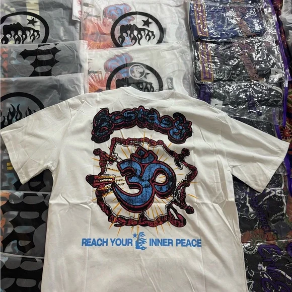 Ed Hardy White Graphic T-Shirt for Men - Picture 2 of 2